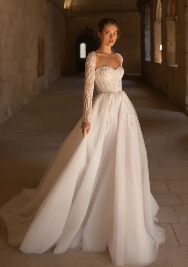 eva-lendel-desert-love-bridal-london
