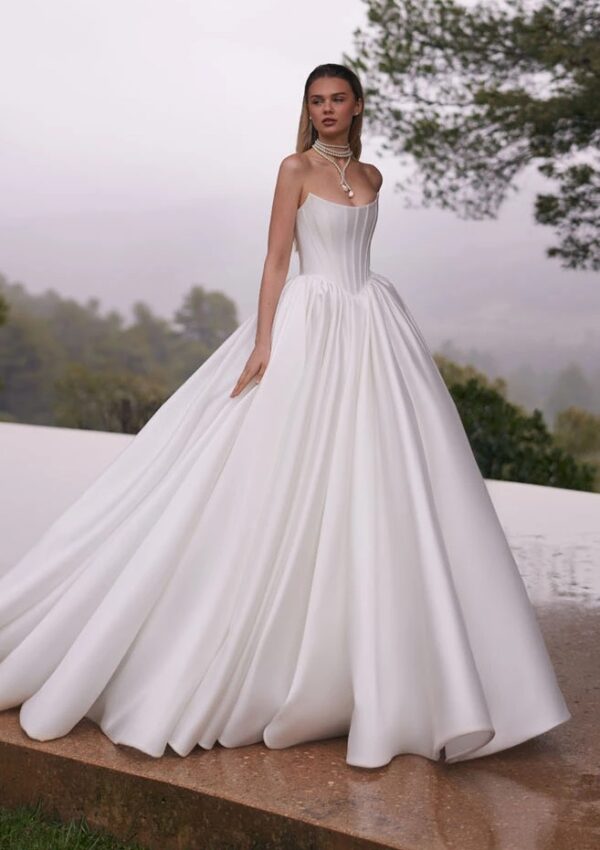 eva-lendel-less-lake-love-bridal-london